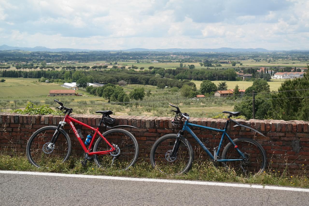 Bedandbiking Bed & Breakfast Cortona Exterior photo